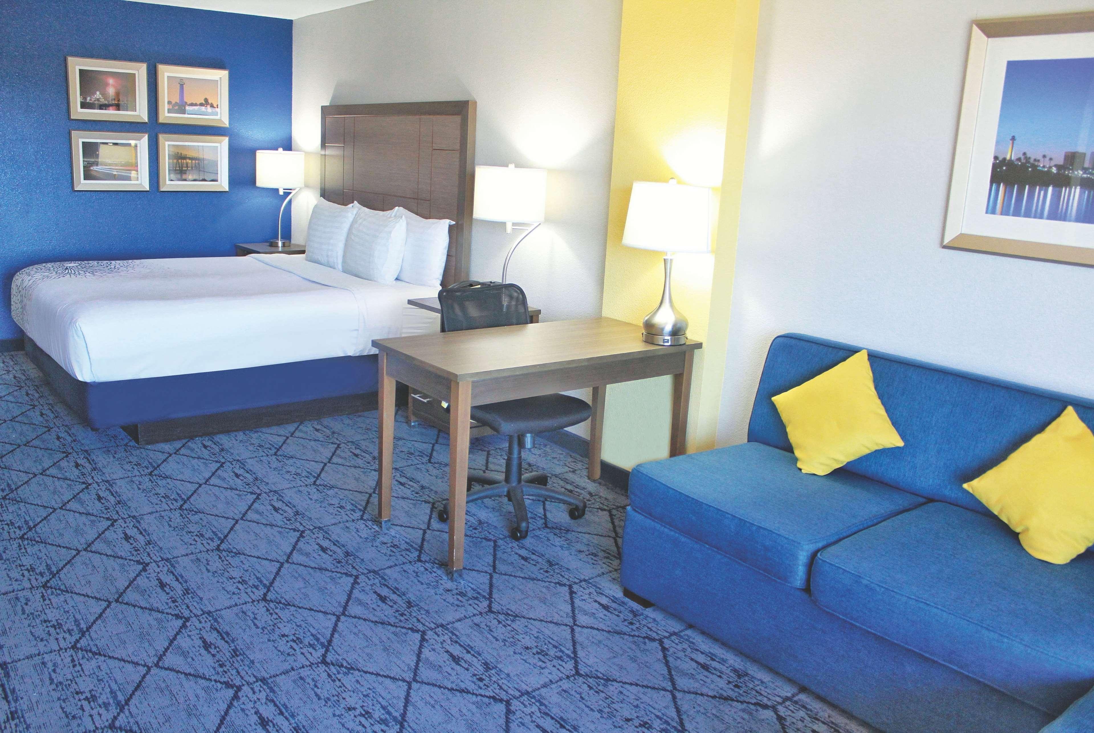 La Quinta By Wyndham Ne Long Beach/Cypress Hawaiian Gardens Eksteriør bilde